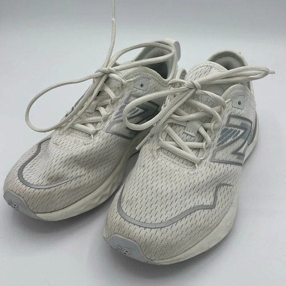 New Balance Fresh Foam SPT V4 Running Shoe, white - Picture 1 of 8